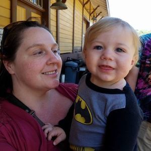 Meet your Posher, Lora